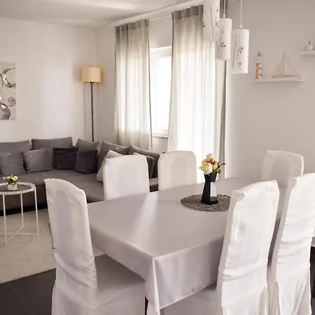 Motar Apartment *